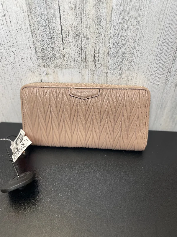 Wallet By Coach  Size: Medium