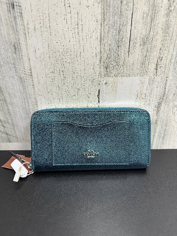 Wallet Designer By Coach  Size: Medium