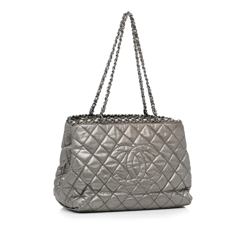 Chanel Chain Me Tote (XP5TtV)