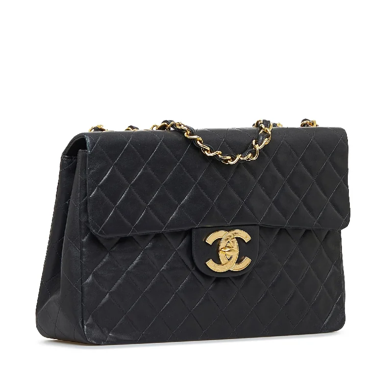 Chanel Maxi Classic Lambskin Double Flap (EmVxmM)