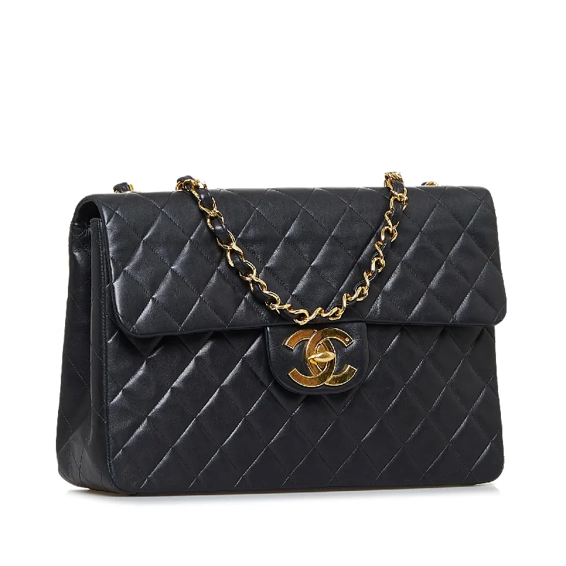 Chanel Maxi Classic Lambskin Double Flap (qfalWR)