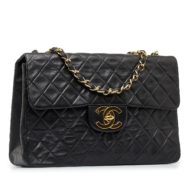 Chanel Maxi Classic Lambskin Double Flap (V4WtgE)