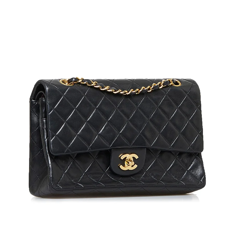 Chanel Medium Classic Lambskin Double Flap (iiisD0)