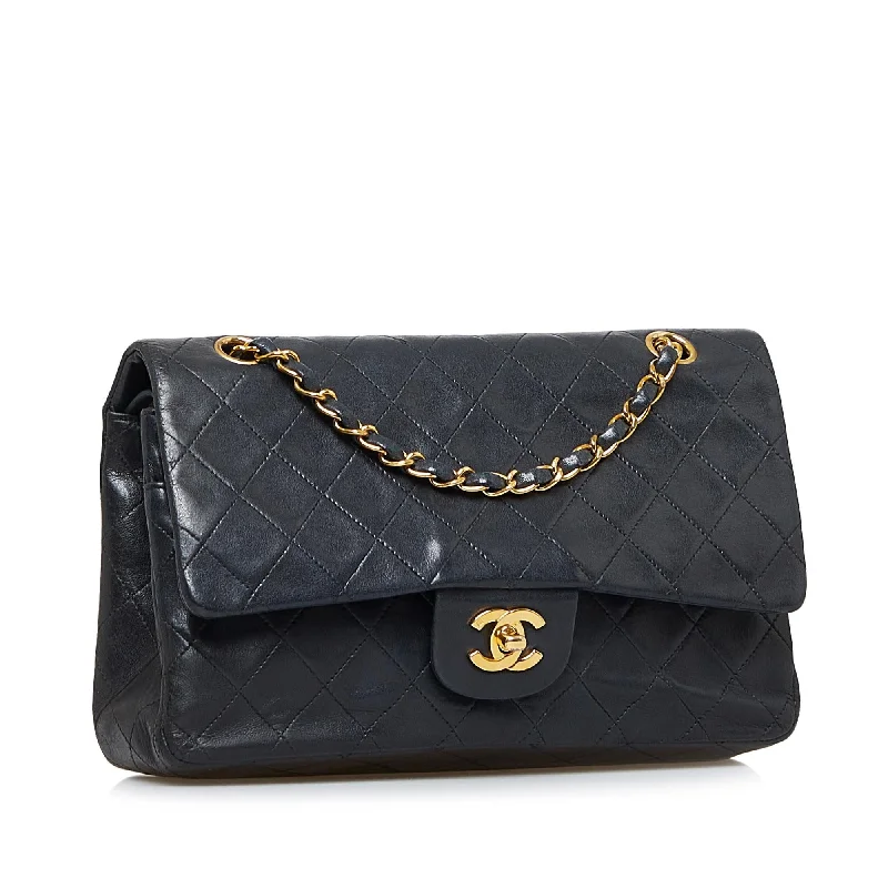 Chanel Medium Classic Lambskin Double Flap (QHtK2D)